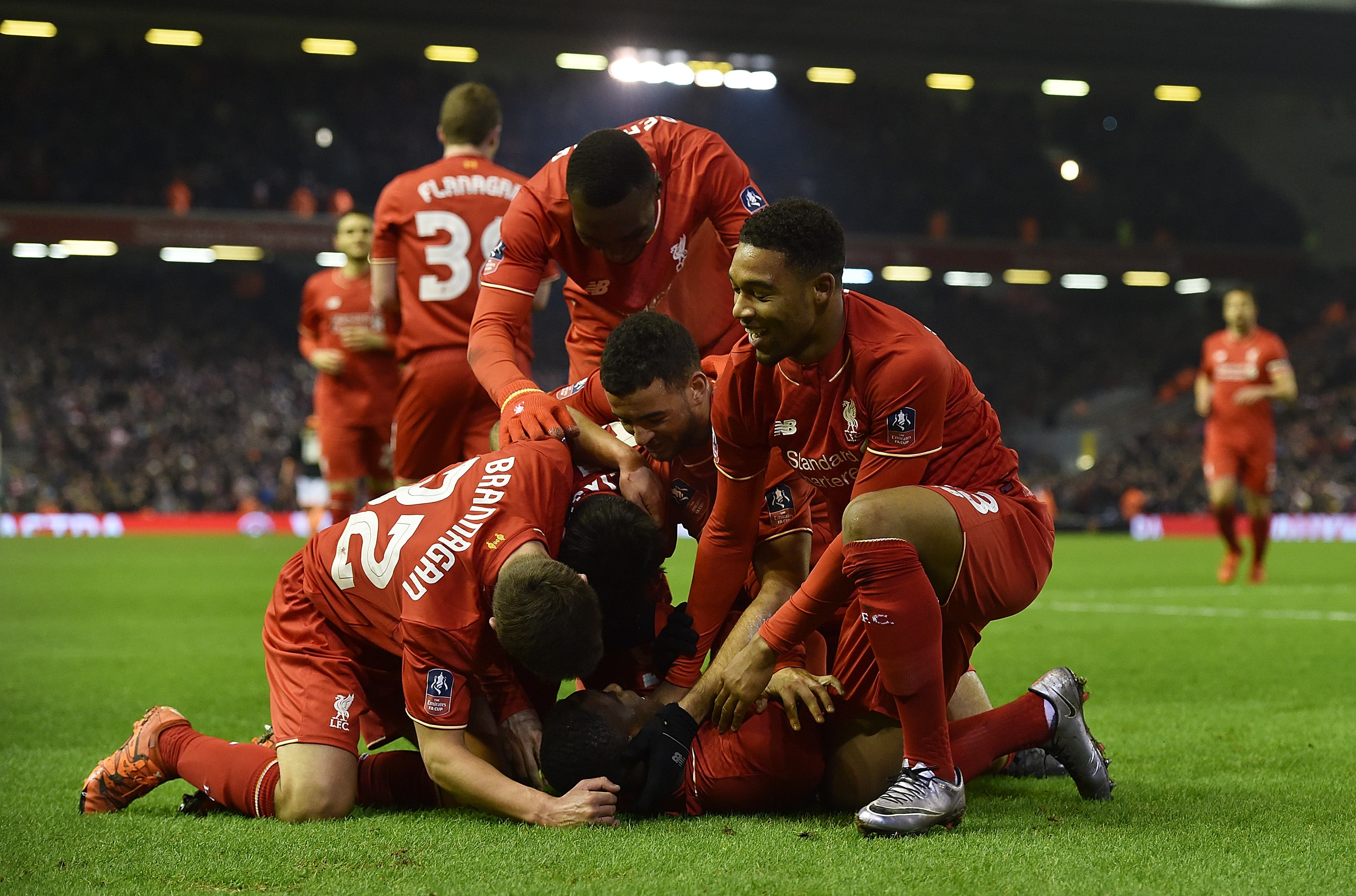 火箭状元秀哈登带队险胜国王