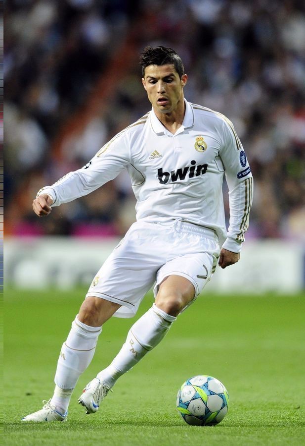 太阳报：涉嫌在酒吧用头撞伤他人，英格兰球星伊万·托尼被捕