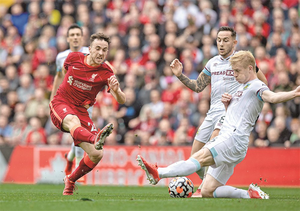 足球报：多支中超球队巨额欠税，以亿元为单位拖欠税款（足球报：多家中超俱乐部拖欠税款，金额以亿元计）