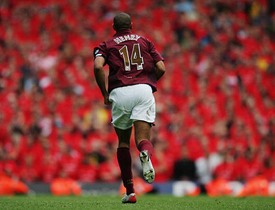 被中国足球“忽悠”的球迷，写了一本关于足球和青春的小说（曾被中国足球“忽悠”的球迷，写出一部青春与绿茵的小说）