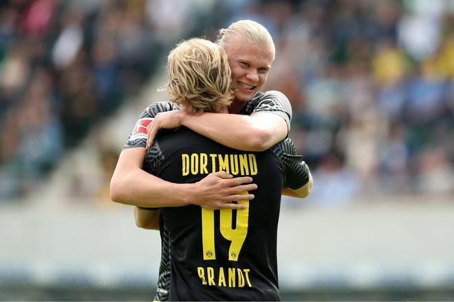 萨拉赫社媒晒照：成为英超代表单一球队参与进球数最多的球员（萨拉赫社媒庆祝：英超单队参与进球数第一人）