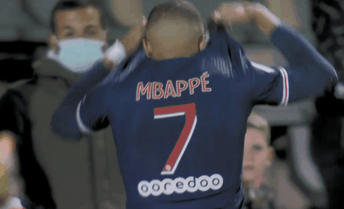 组曼联小队？ 罗马诺：梅努想去那不勒斯但曼联暂不想放（罗马诺：梅努倾向加盟那不勒斯，曼联暂不放行，“曼联小队”难成）