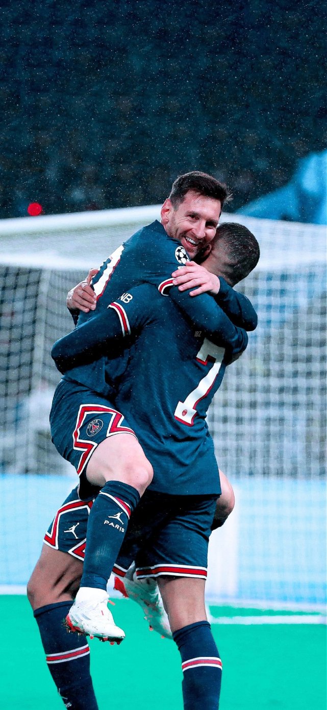 约克：我认为枪手将重蹈覆辙再次争冠失败，曼城具备逆袭能力（约克：看好曼城逆袭，阿森纳恐再度冲冠折戟）