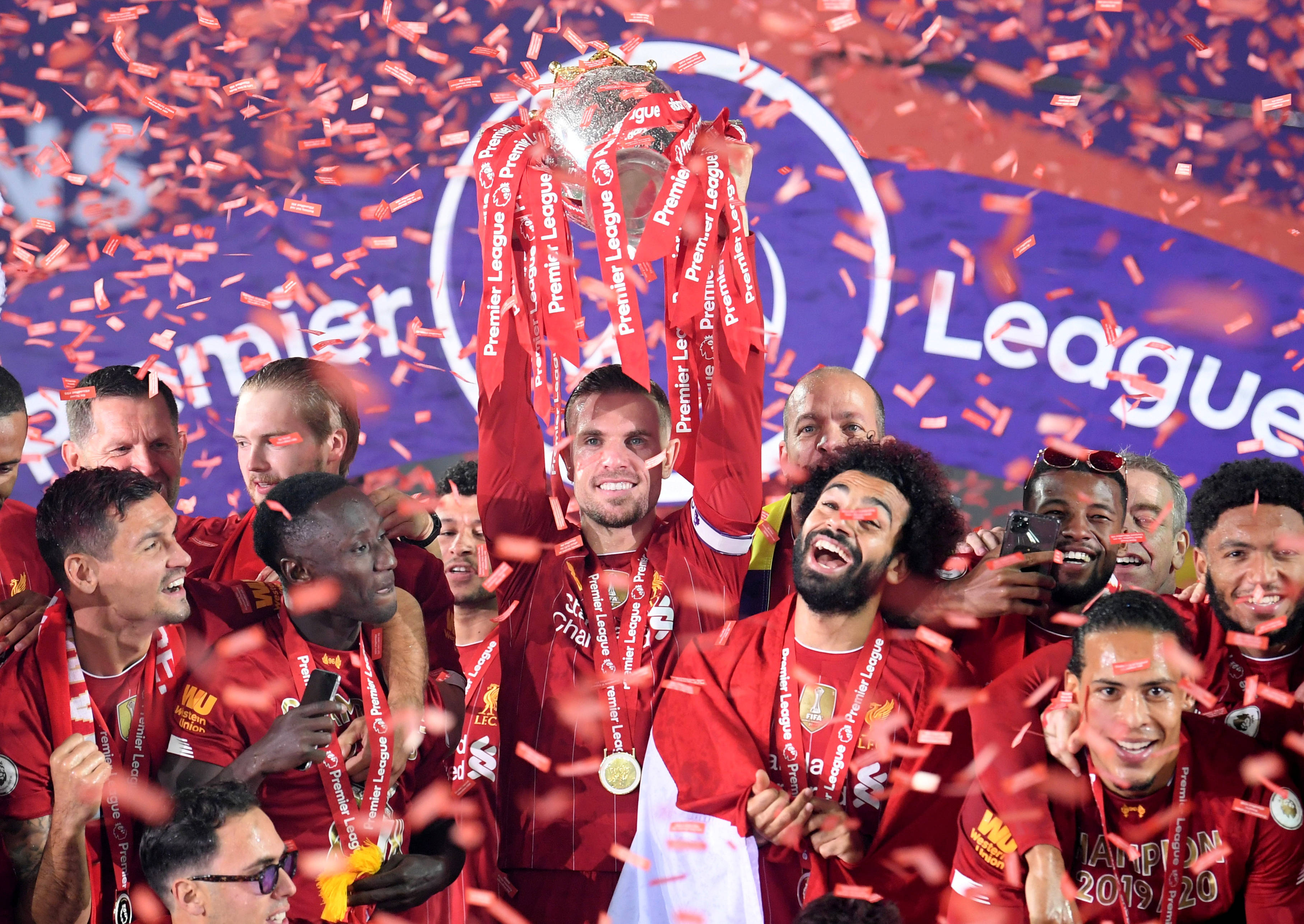 F-16又摔跤了，2025竞是“摔机本命年”，硬是拿了个三连冠