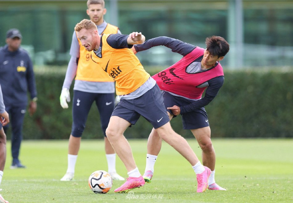 米兰双雄完成收购圣西罗球场及周边地块，新球场容量超7万人（AC米兰与国际米兰敲定收购圣西罗及周边地块，新球场可容纳逾7万人）