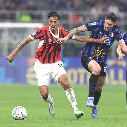 拓记：克林根争抢篮板后一瘸一拐走向替补席，赛前左小腿就有挫伤