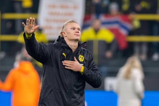 科贝电台：巴萨邀请小罗担任明日开球嘉宾，但后者不会出席（科贝电台：巴萨邀小罗任明日开球嘉宾，但他将缺席）